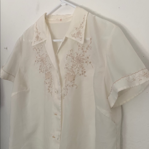 Vintage Embroidered Sheer Short Sleeve - Picture 3 of 3